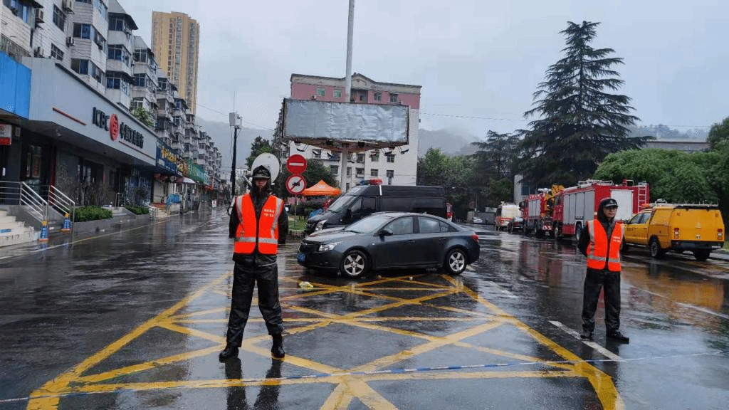 青春的力量时代的脊梁——永利官网经济管理学院退役学生王嘉玮勇于担当